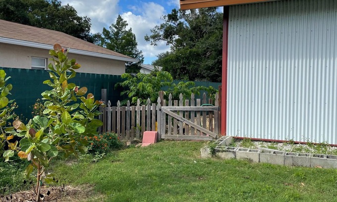 St. Cloud Apartment | Studio, Private Entrance, fenced in quiet corner, pets ok, large Parking area