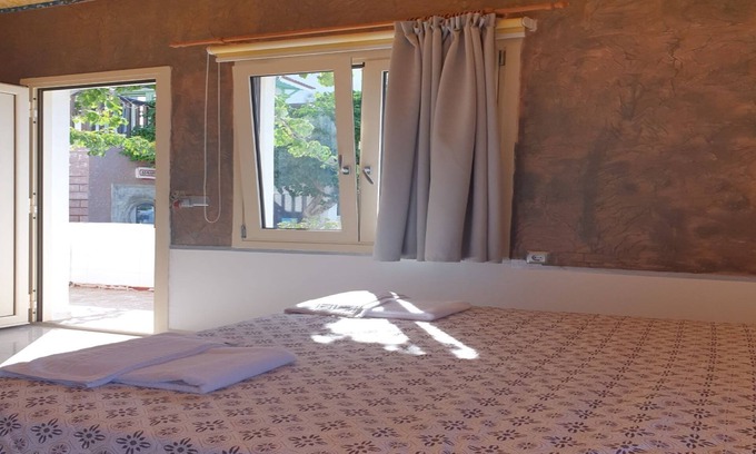 Piskopiano Apartment | Studio Quiet And Peaceful And Very Relaxing with kitchen, shared pool and Ac