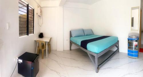 Coron Town Proper Apartment | Studio room with AC and kitchenette in the center