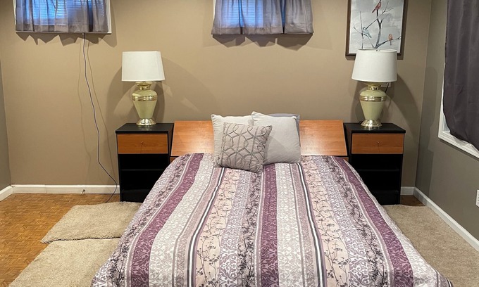 Winchester Apartment | Studio, sleeps 4, patio, short drive to Ski Resort, Six Flags & concert venues