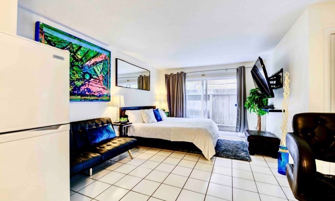 San Diego Apartment | Studio Steps From Sand Sleeps 4 Amazing Location!