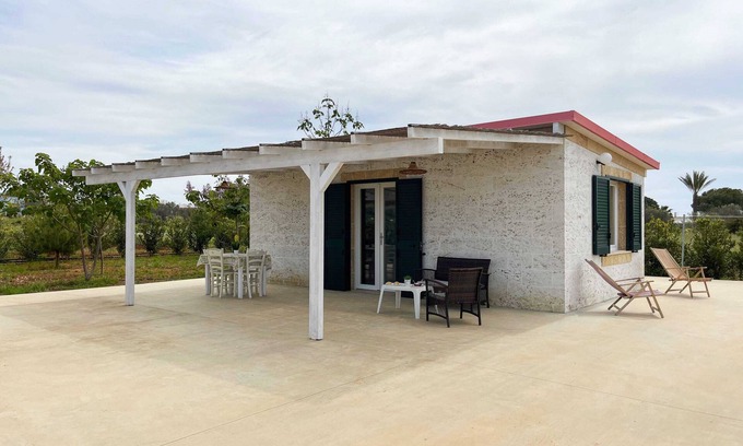 Capilungo House | Studio surrounded by greenery in Capilungo – Just steps from the sea