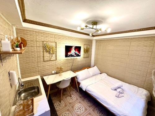 Tacloban Apartment | Studio type near EVMC good for 2