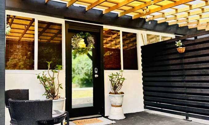Corinthe Apartment | STUDIO VELLAE! nnCharming, Safe, fully furnished studio near to everything