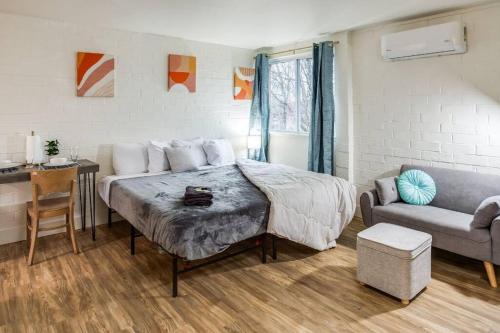 Rochester Apartment | Studio w/King bed Near Dwtd