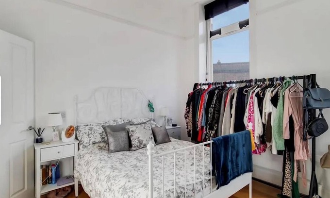 Vassall Apartment | Stunning 1-Bed Apartment in London