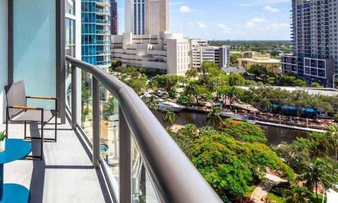 Beverly Heights Apartment | Stunning 2 bd Apartment Las Olas Panoramic View