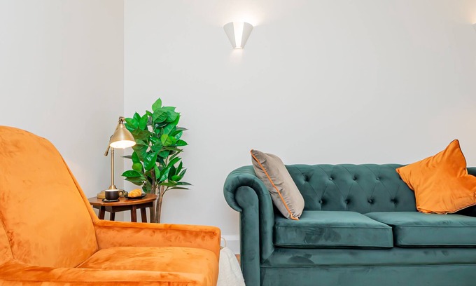 Purley Apartment | Stunning 2-Bed Apartment in Purley - Croydon Gem