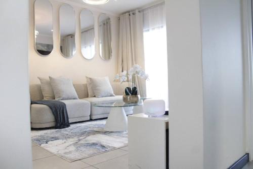 Lone Hill Apartment | Stunning 2 bed Apartment near Monte Casino