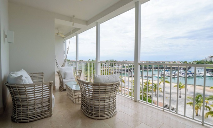 Playa Blanca Apartment | Stunning 2-bedroom apartment in Marina Village