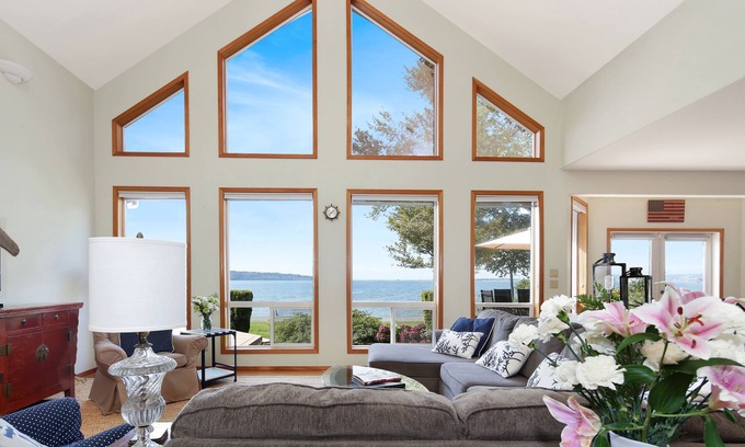 Blaine House | Stunning 2600sf waterfront home with spetacular views