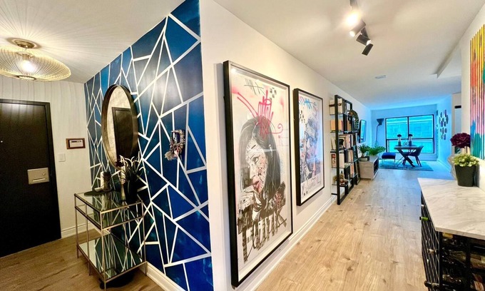 St. Lawrence Condo | Stunning 2BD Condo in Downtown Toronto