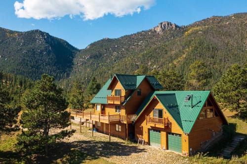 Cascade House | Stunning 360° Views - Hiker's Paradise!