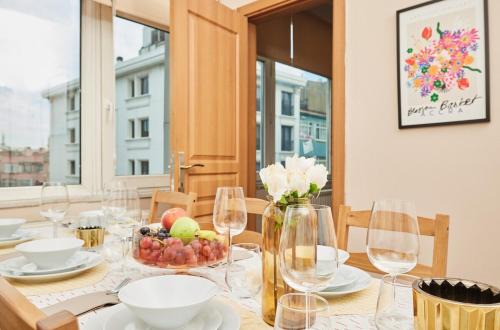 Iskenderpasa Apartment | Stunning 3BR 3Bathroom 3AC near Metro D4