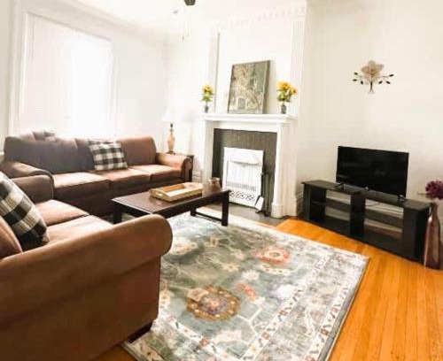 Pittsburgh Apartment | Stunning 3BR-Private Entrance-Renovated-Near City