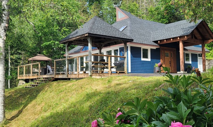 Queensbury House | Stunning 4-season, private lakeside getaway near Mactaquac Provincial Park.