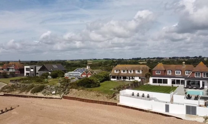Cooden Villa | Stunning 8 bed Seaside Villa, Pool, Cinema, Bar, Private Beach. Sleeps 17