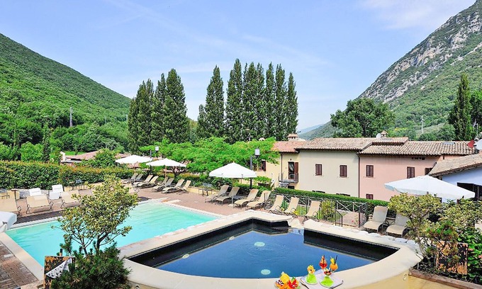 Foligno Apartment | Stunning apartment in Foligno with WiFi