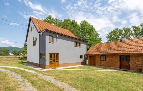 Licko Lesce Apartment | Stunning Apartment In Otocac With Wifi