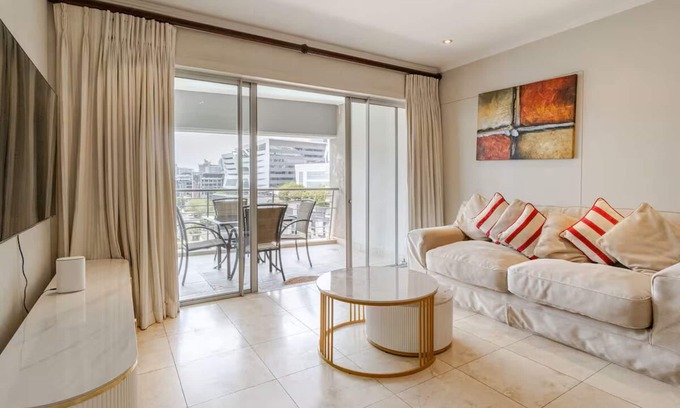 Sandown Apartment | Stunning Apartment in Sandton