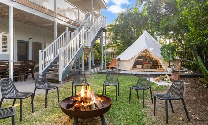 Dicky Beach House | Stunning Beach House & Glamping tent - Sunshine Coast