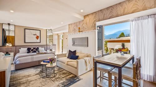 Las Glorias Apartment | Stunning Beachfront Condo - Sea Views & Pools