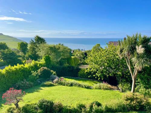 Charmouth House | Stunning Charmouth Property with Bay views!