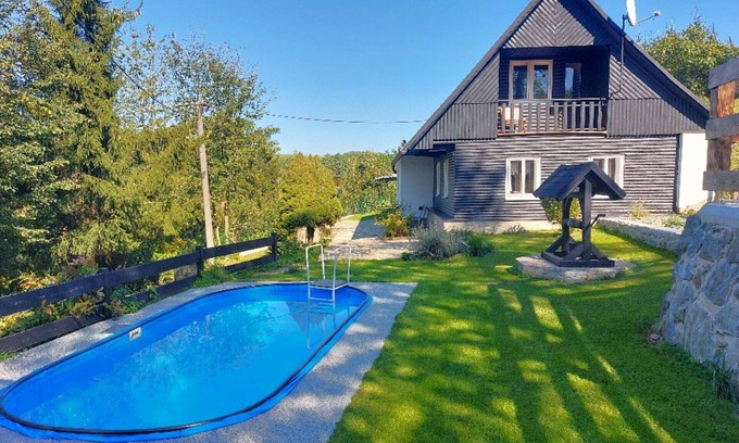 Kvasiny House | Stunning private villa for 6 people with private pool, WIFI, TV, patio, pets allowed and parking