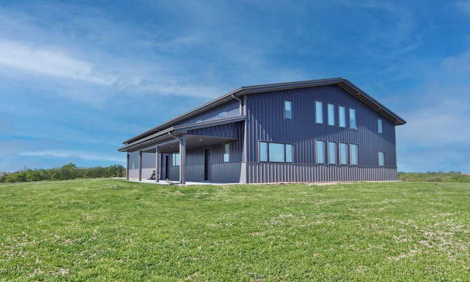 Holmesville House | Stunning Home Amazing Sky View