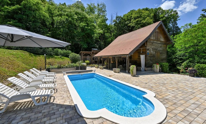 Veliko Trgovisce House | Stunning home in Veliko Trgovisce