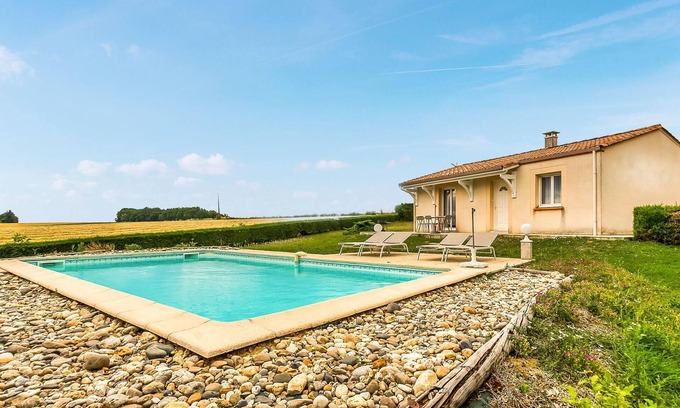 Beauville House | Stunning home in Beauville with kitchen