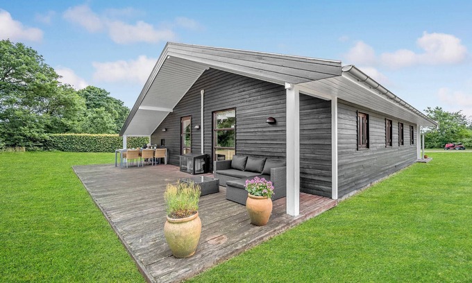 Krejbjerg House | Stunning home in Ejstrupholm with WiFi