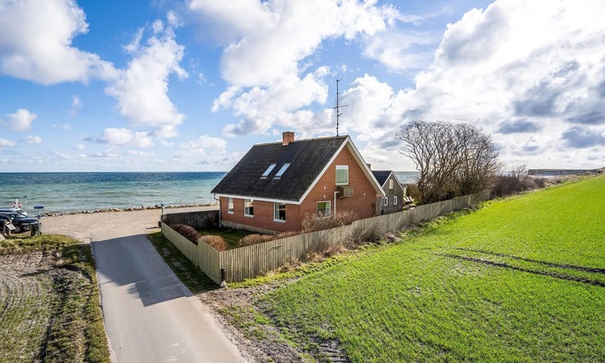 Grenaa House | Stunning home in Grenaa with WiFi