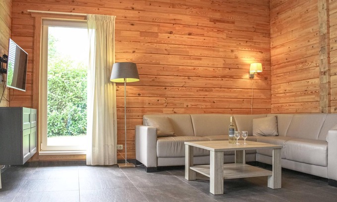 Heel House | Stunning home in HEEL with lake view