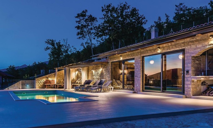 Kijevo House | Stunning home in Kijevo