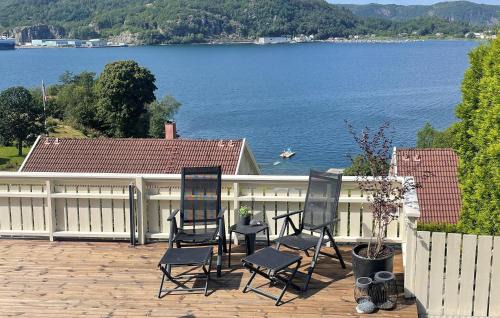 Lyngdal House | Stunning Home In Lyngdal With Wifi