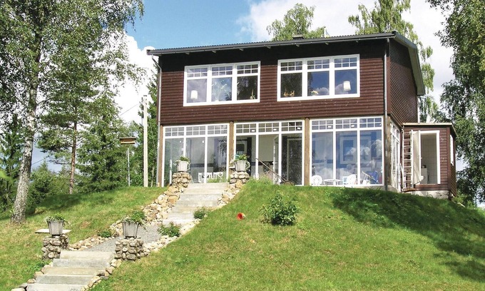 Nassjo Municipality House | Stunning home in Malmbäck with kitchen