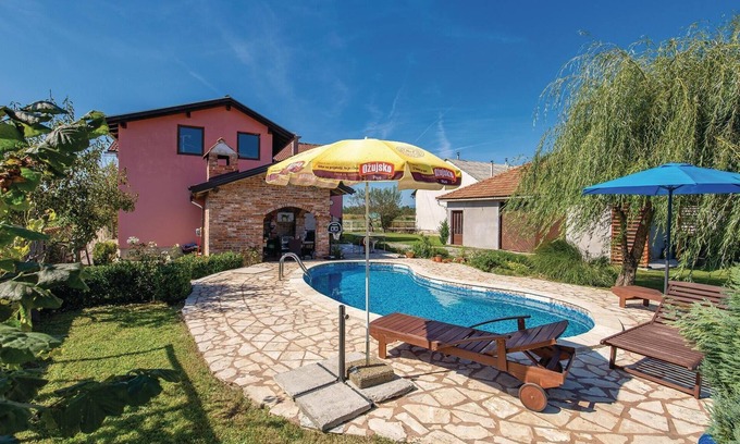 Karlovac House | Stunning home in Ozalj with WiFi