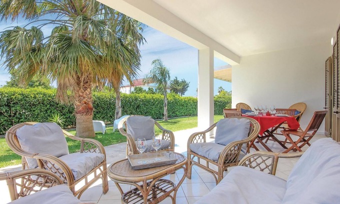 Porto Palo House | Stunning home in Porto Palo with WiFi