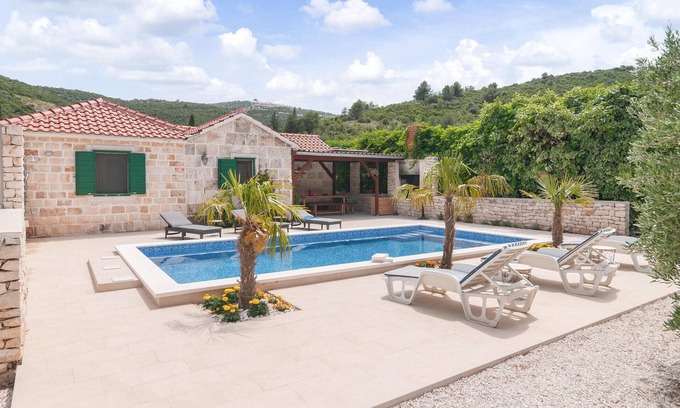 Dol House | Stunning home in Postira