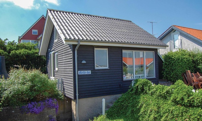 Grønninghoved Strand House | Stunning home in Sjølund with kitchen