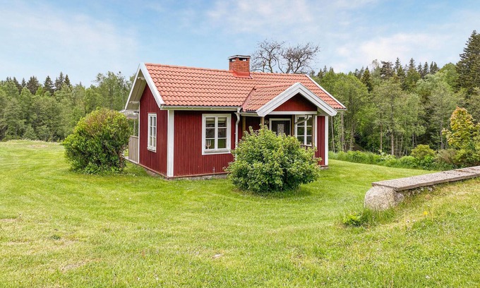 Mansarp House | Stunning home in Tranhult with kitchen
