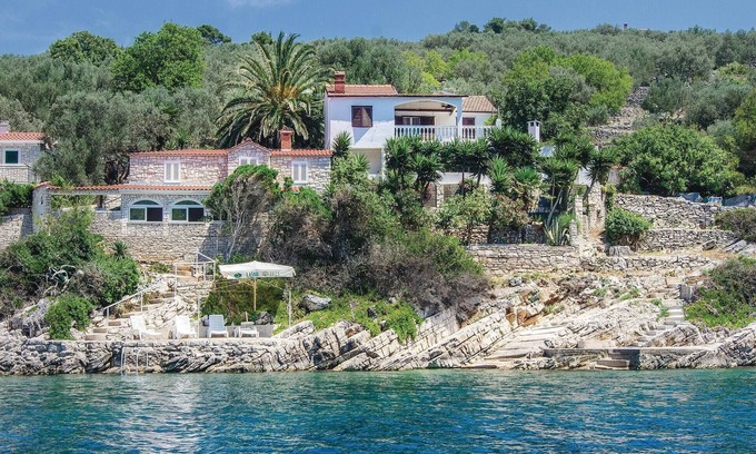 Vela Luka House | Stunning home in Vela Luka with kitchen