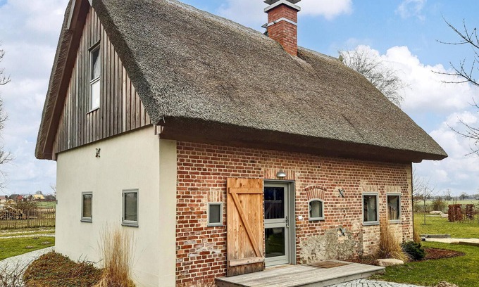 Warthe House | Stunning home in Warthe with sauna