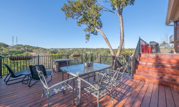 Apache Shores House | Stunning Home on a Cliff with Gorgeous Views: 5 min to Lakes