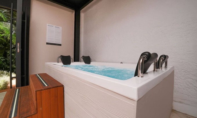 El Tesoro House | Stunning House Near Provence with Private Jacuzzi