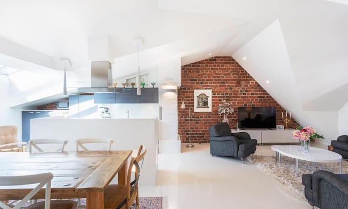 Ullanlinna Apartment | Stunning Huvilakatu Penthouse