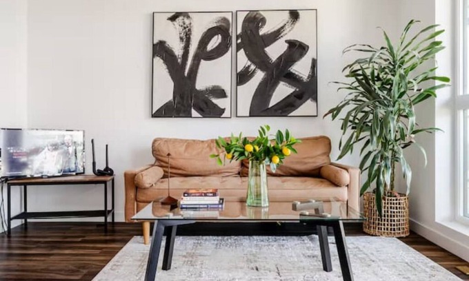 Los Angeles Apartment | Stunning in Hollywood ,free parking , gym hot jacuzzi ,Rooftop