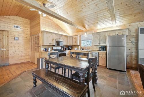 Mammoth Creek House | Stunning Log Cabin Close to Panguitch Lake