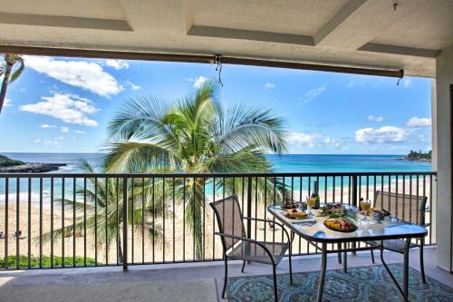 Makaha Apartment | Stunning Makaha Condo with Pool Access and Ocean View!